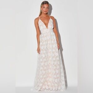 NWT Lulu’s Elegant White Floral Maxi Dress, Size Large (L)